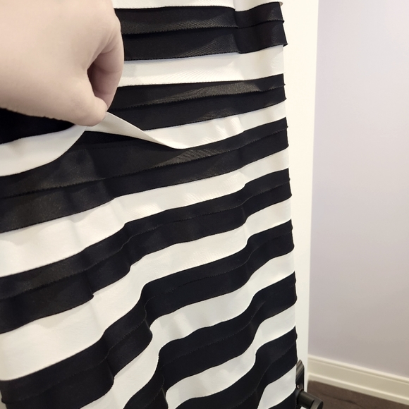 Black and white mini dress with thin straps - Picture 4 of 5